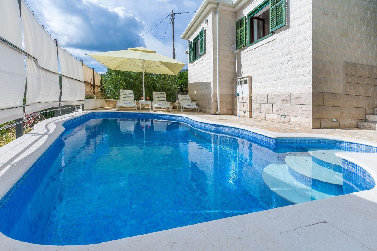 Villa Holiday Home Zvecanje 外观 照片