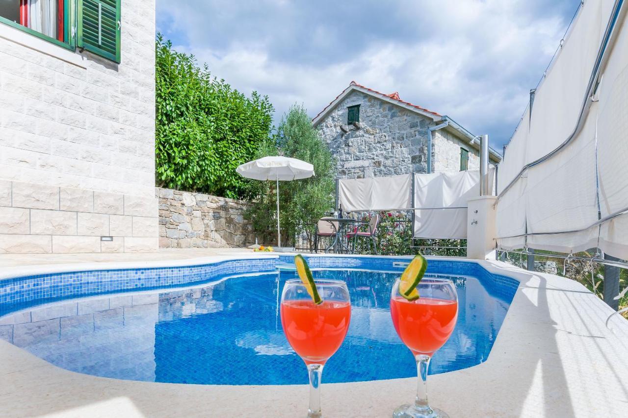 Villa Holiday Home Zvecanje 外观 照片