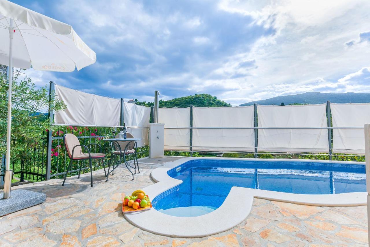 Villa Holiday Home Zvecanje 外观 照片