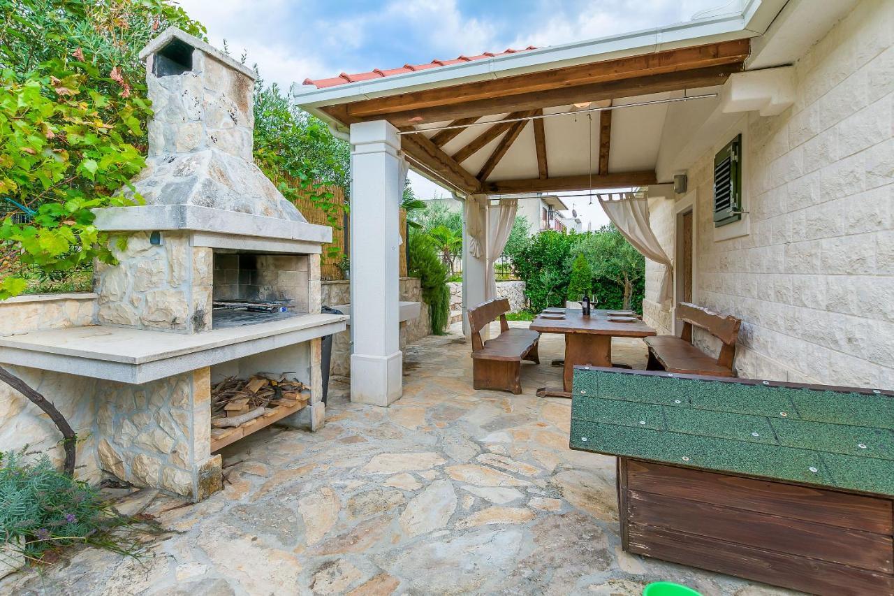 Villa Holiday Home Zvecanje 外观 照片