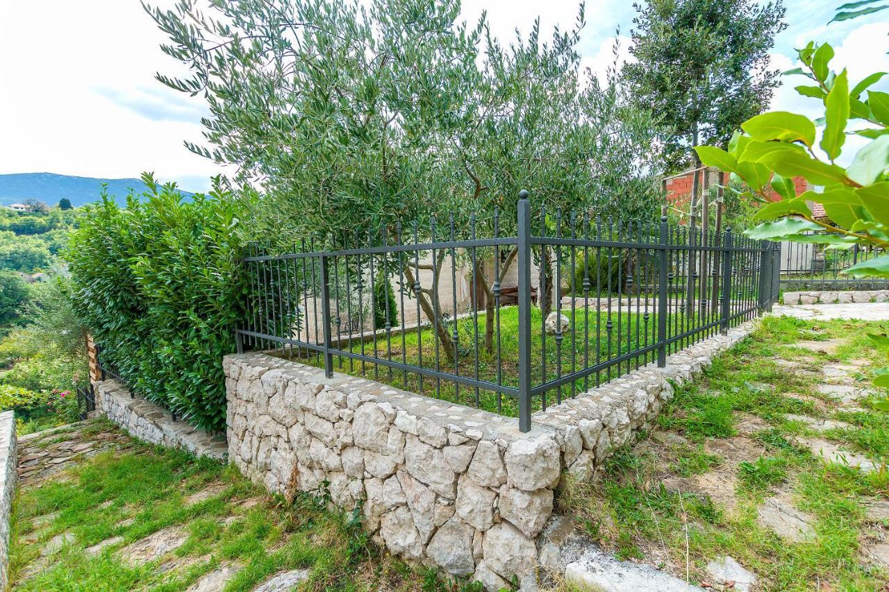 Villa Holiday Home Zvecanje 外观 照片